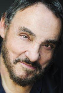 Sh John Rhys Davis als Elfenkönig Eventine Elesseldil.jpg